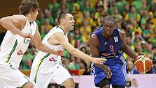 Simas Jasaitis (kairėje), &Scaron;arūnas Jasikevičius ir Luolas Dengas (de&scaron;inėje)
