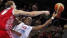 Ali Traore (de&scaron;inėje)