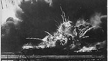 JAV laivas &bdquo;Shaw&ldquo; per japonų ataka Perl Harbore 1941 m. gruodžio 7 d.