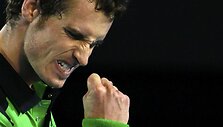 A.Murray'us žengia į finalą.