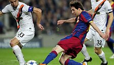 Mačo akimirka. D.Srna prie&scaron; L.Messi