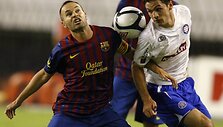 Andresas Iniesta prie&scaron; Mirko Oremus