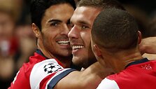 Lukas Podolski su komandos draugais