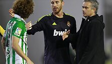 &bdquo;Kodėl kaltas būnu tik a&scaron;?&ldquo; &ndash; po pralaimėjimo apgailestavo Jose Mourinho.