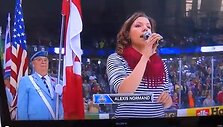 Prie&scaron; ledo ritulio rungtynes dainininkė visi&scaron;kai pamir&scaron;o JAV himno žodžius
