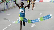 Singapūro maratone triumfavo Kenijos bėgikai