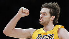 Pau Gasolis buvo rezultatyvus, bet &bdquo;Lakers&ldquo; pralaimėjo