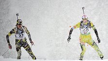 Labai prastu oru vykusias sprinto varžybas laimėjo slovakė Anstasija Kuzmina (de&scaron;inėje)