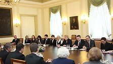 Prezidentė su Seimo Ekonomikos komiteto nariais