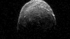 NASA radaro užfiksuotas asteroidas 2005 YU55