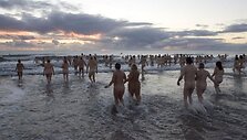 Nudistai siekė rekordo