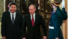 Xi Jipingas (kairėje) ir Vladimiras Putinas