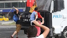 Stambule nesibaigia protestai.