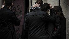 Per kruvinus i&scaron;puolius žuvo 129 žmonės