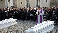 Per kruvinus i&scaron;puolius žuvo 129 žmonės