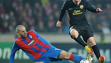 Davidas Bystronas stabdo Lionelį Messi