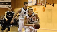 Su kamuoliu &bdquo;Statybos&ldquo; žaidėjas Martynas Paliukėnas