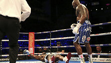Dereckas Chisora prie&scaron; Dillianą Whyte'ą (mėlyna apranga)
