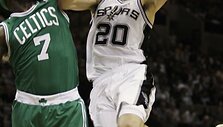 Manu Ginobili prie&scaron; Jermaine'ą O'Neal'ą