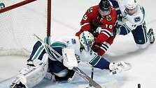 &bdquo;Blackhawks&ldquo; prie&scaron; &bdquo;Canucks&ldquo;