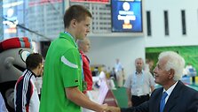 Plaukikui D.Rap&scaron;iui įteikimas sidabro medalis
