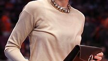 Vyriausioji amerikiečių mados žurnalo &bdquo;Vogue&ldquo; redaktorė Anna Wintour &bdquo;Knicks&ldquo; rungtynėse