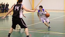 Su kamuoliu Donatas Montvydas (&bdquo;BC Kažkur matyti&ldquo;)