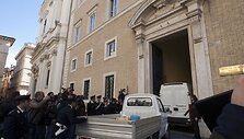 Ie&scaron;kant merginos dingimo įkalčių, Italijoje atkastas gangsterio kapas.