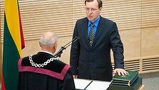 Priesaiką duoda Naglis Puteikis
