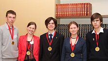 Lietuvai Bratislavoje atstovaus (i&scaron; kairės) E.Čerkauskas, M.Radžvilaitė, M.Valiūnas, G.Mar&scaron;alkaitė ir A.Žukauskas.