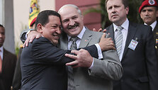 Baltarusijos prezidentas Aliaksandras Luka&scaron;enka ir Venesuelos prezidentas Hugo Chavezas