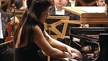 Pianistė Mihaela Ursuleasa