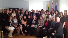 Lietuvos ambasadoje Londone pedagogai &scaron;venčia mokytojų dieną
