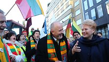 Dalia Grybauskaitė su žemdirbiais Briuselyje