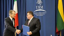 Lietuvos užsienio reikalų ministras Linas Linkevičius su Italijos užsienio reikalų ministru Giulio Terzi di Sant'Agata