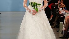 &bdquo;Oscar de la Renta&ldquo; vestuvinės kolekcijos modelis