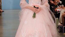 &bdquo;Oscar de la Renta&ldquo; vestuvinės kolekcijos modelis