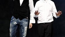 Dizaineriai Domenico Dolce (de&scaron;inėje) ir Stefano Gabbana