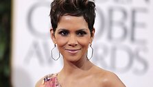 Halle Berry &scaron;venčia 47-ąjį gimtadienį