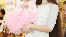 Ilgiausių plaukų savininkė Julija Aleksejeva su dukra Nikol