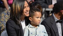 Helen Lasichanh su sūnumi Rocketu