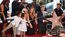 Atidengiama Mariah Carey vardo žvaigždė