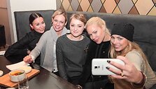 &bdquo;69 danguje&ldquo; su Evelina Akelyte