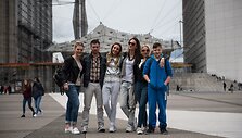 Jolita Kulie&scaron;ytė, Andrius Žemaitis, Gerda Stiklickienė su sūnumi ir Eglė Straleckaitė Paryžiuje