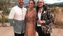Jaunavedžiai Dianna Agron ir Winstonas Marshallas su bičiuliu Jordanu Brownu (kairėje)