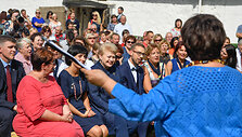 Dalia Grybauskaitė laidos &bdquo;Klauskite daktaro&ldquo; filmavime Gasčiūnų kaime