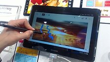 Plan&scaron;etinį kompiuterį &bdquo;Samsung Galaxy Note 10.1&ldquo; galima valdyti ne tik ekraną liečiant pir&scaron;tais, bet ir specialiu elektroniniu ra&scaron;ikliu.