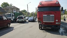 Vilkikas kliudė lengvąjį automobilį.