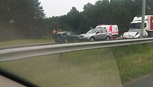 Autostradoje susidūrė du automobiliai.