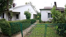 Gretimuose namuose gyvenančios kaimynės kivirčijosi, viena jų griebėsi ginklo.  